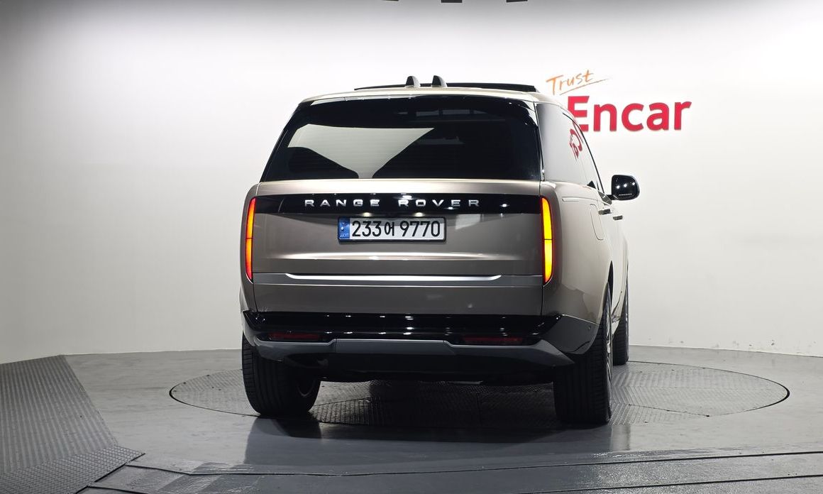 Land Rover Range Rover D350 Autobiography Long Wheel Base, 2024