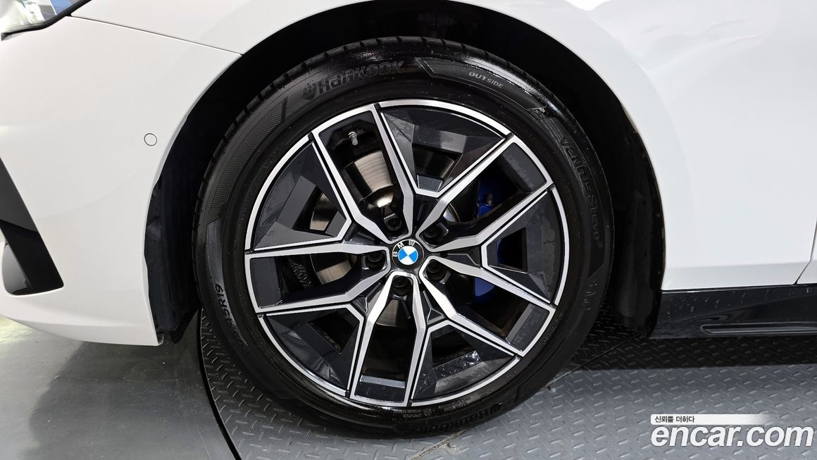 BMW 5-Series 520i M Sport, 2024