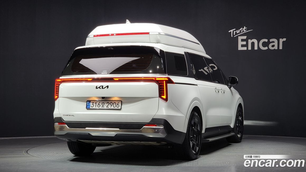Kia Carnival 9-Seater Hi Limousine, 2024