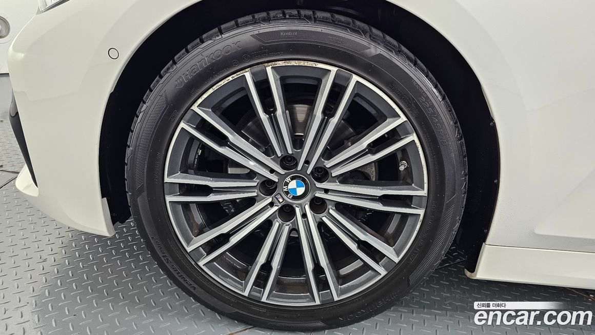 BMW 3-Series 320i M Sport, 2022