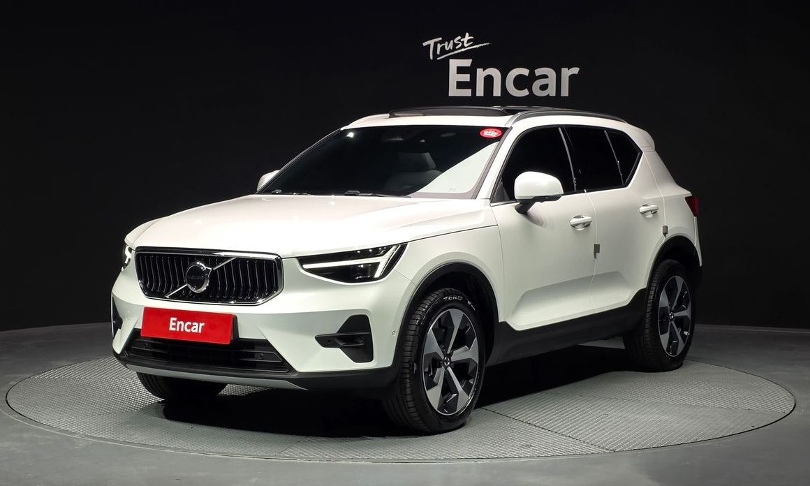 Volvo XC40 B4 Ultra Bright, 2026