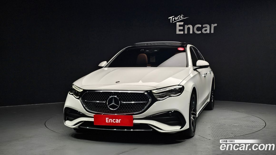 Mercedes-Benz E-Class E300 4MATIC AMG Line, 2024