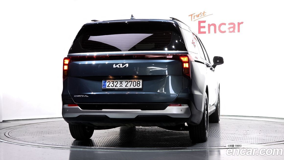 Kia Carnival 9-Seater Prestige, 2024