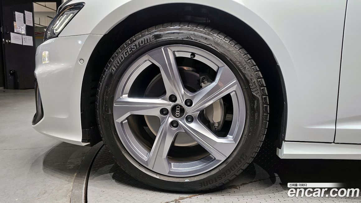 Audi A6 45 TFSI Premium, 2025