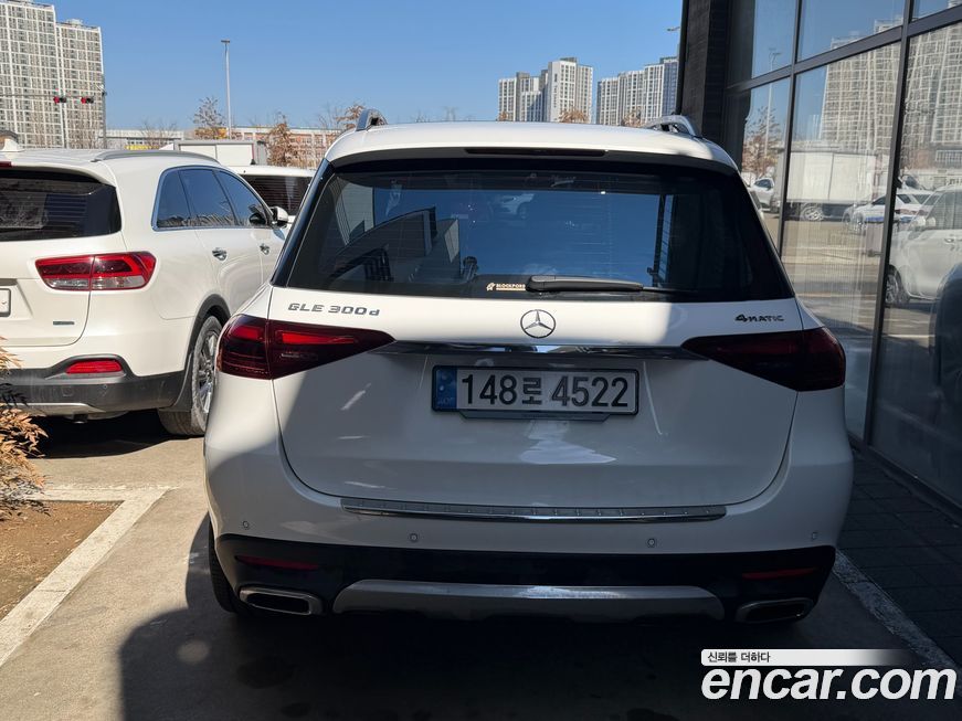 Mercedes-Benz GLE-Class GLE300d 4MATIC, 2025