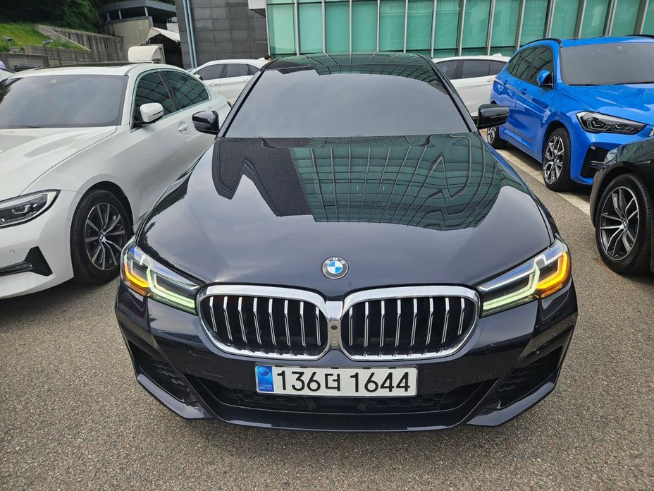BMW 5-Series 530i M Sport Package, 2023