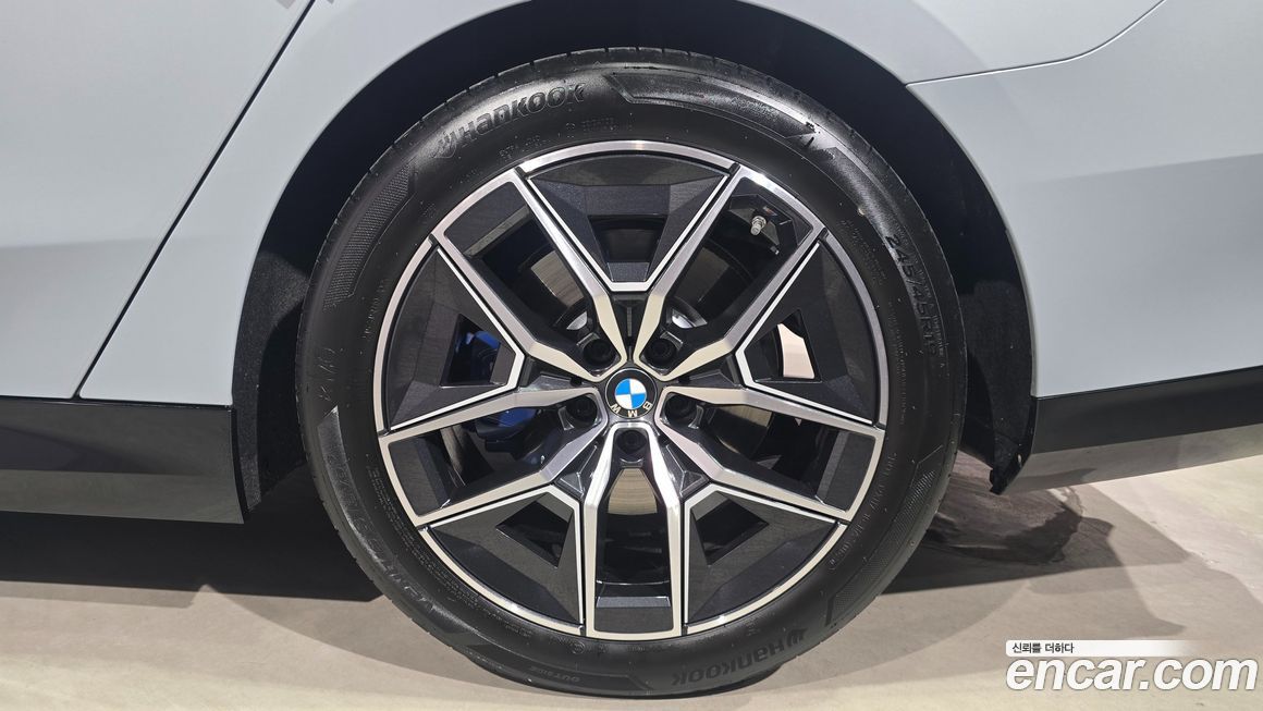 BMW 5-Series 520i M Sport, 2024