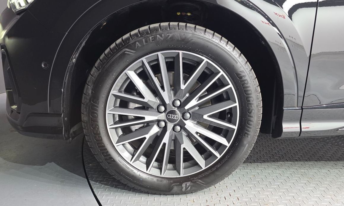 Audi Q3 40 TFSI Quattro Premium, 2025