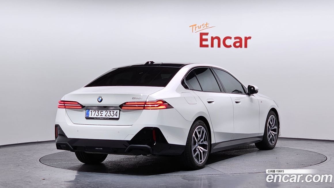 BMW 5-Series 520i M Sport, 2025