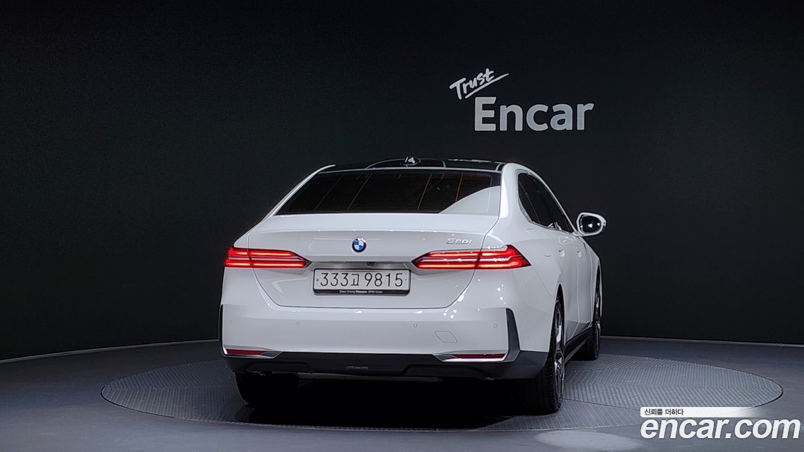 BMW 5-Series 520i, 2024