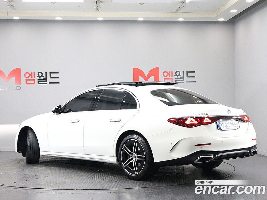 Mercedes-Benz E-Class E300 4MATIC AMG Line, 2025