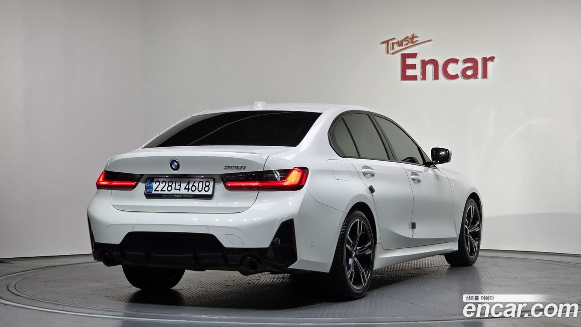 BMW 3-Series 320i M Sport, 2024