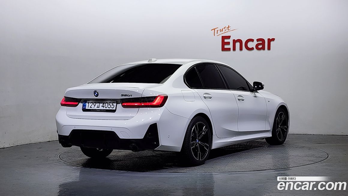 BMW 3-Series 320i M Sport, 2025