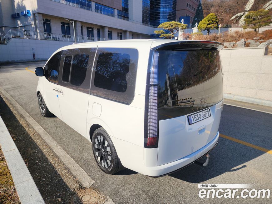 Hyundai Staria 4WD Lounge 9-Seater, 2025