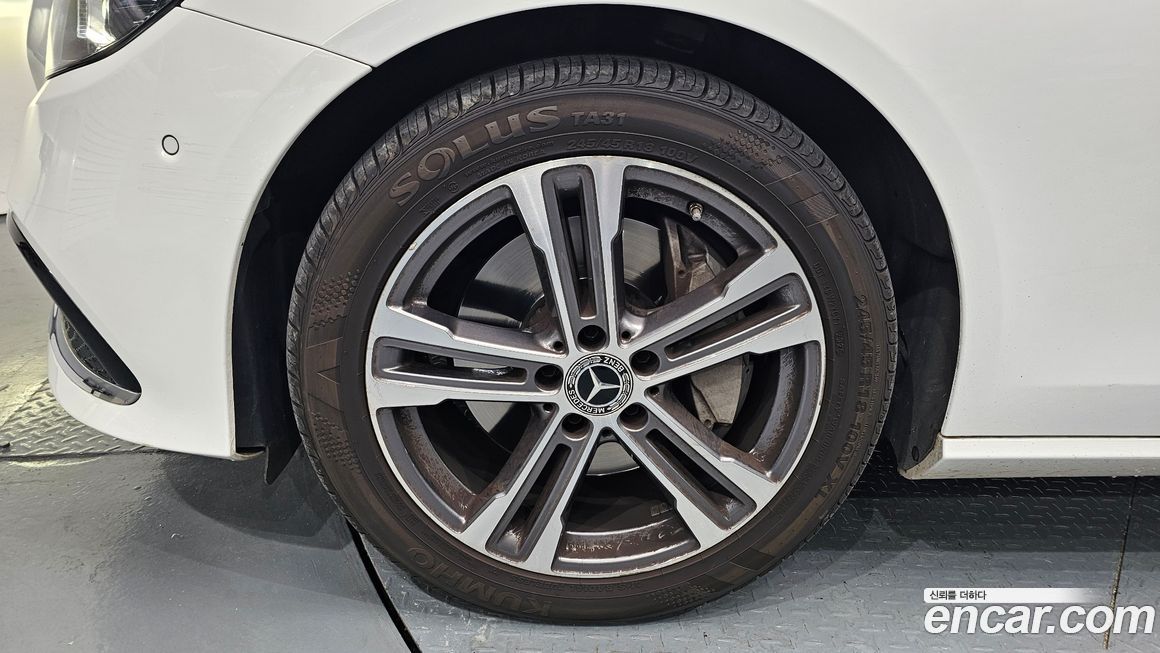 Mercedes-Benz E-Class E350 4MATIC Avantgarde, 2022