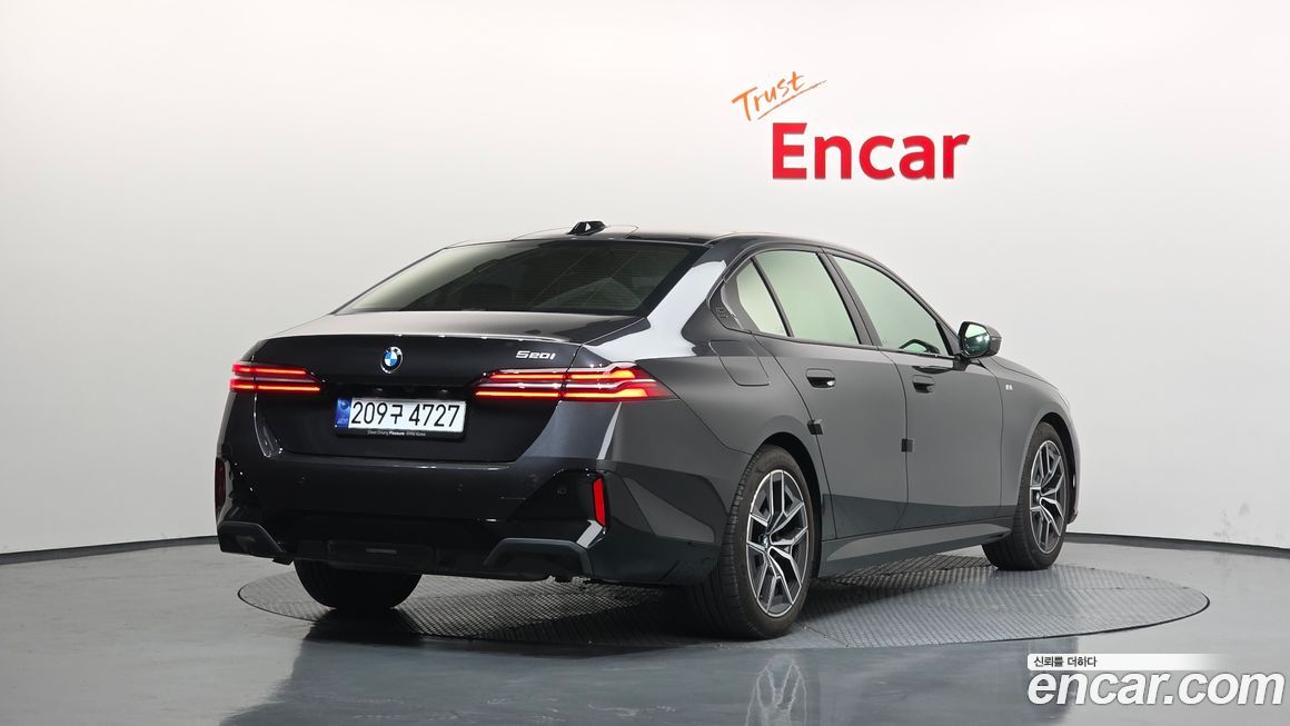 BMW 5-Series 520i M Sport, 2025