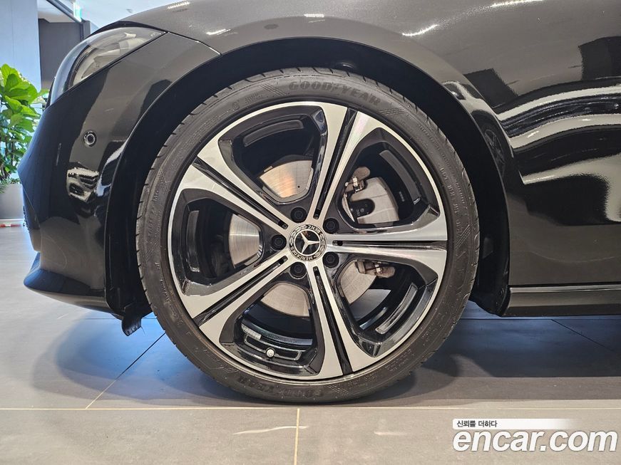 Mercedes-Benz C-Class C300 4MATIC Avantgarde, 2024