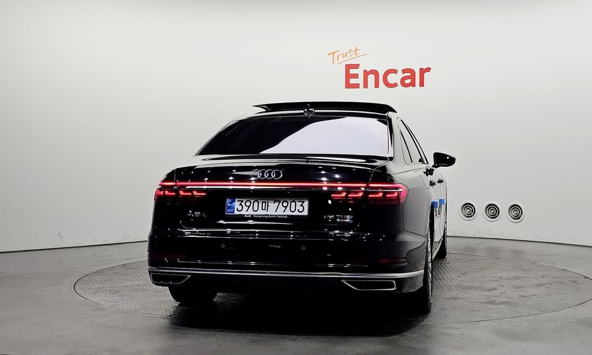Audi A8 55 TFSI Quattro LWB, 2021