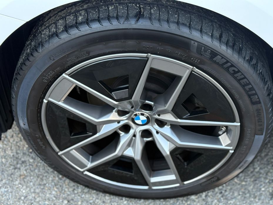 BMW 5-Series 520i, 2024