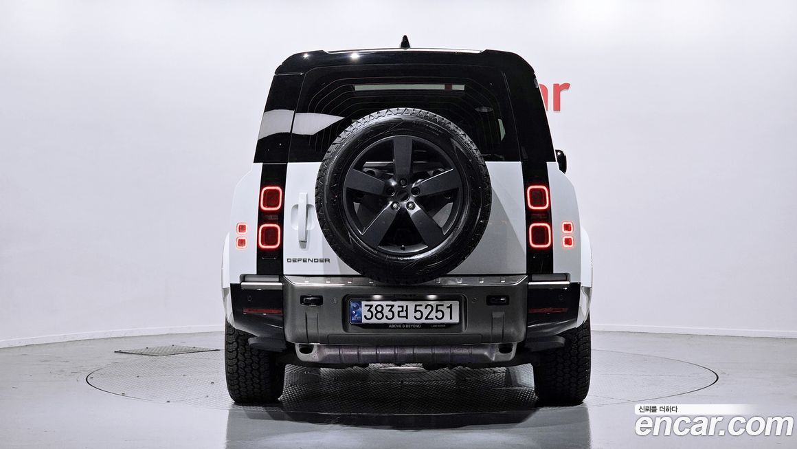 Land Rover Defender 130 P400 X-Dynamic HSE, 2024