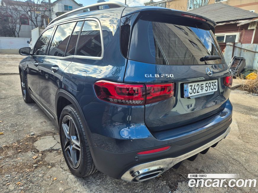 Mercedes-Benz GLB-Class GLB250 4MATIC, 2023