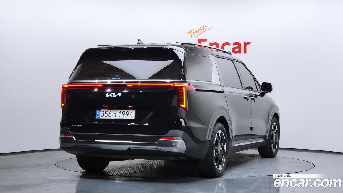 Kia Carnival 9-Seater Signature, 2024
