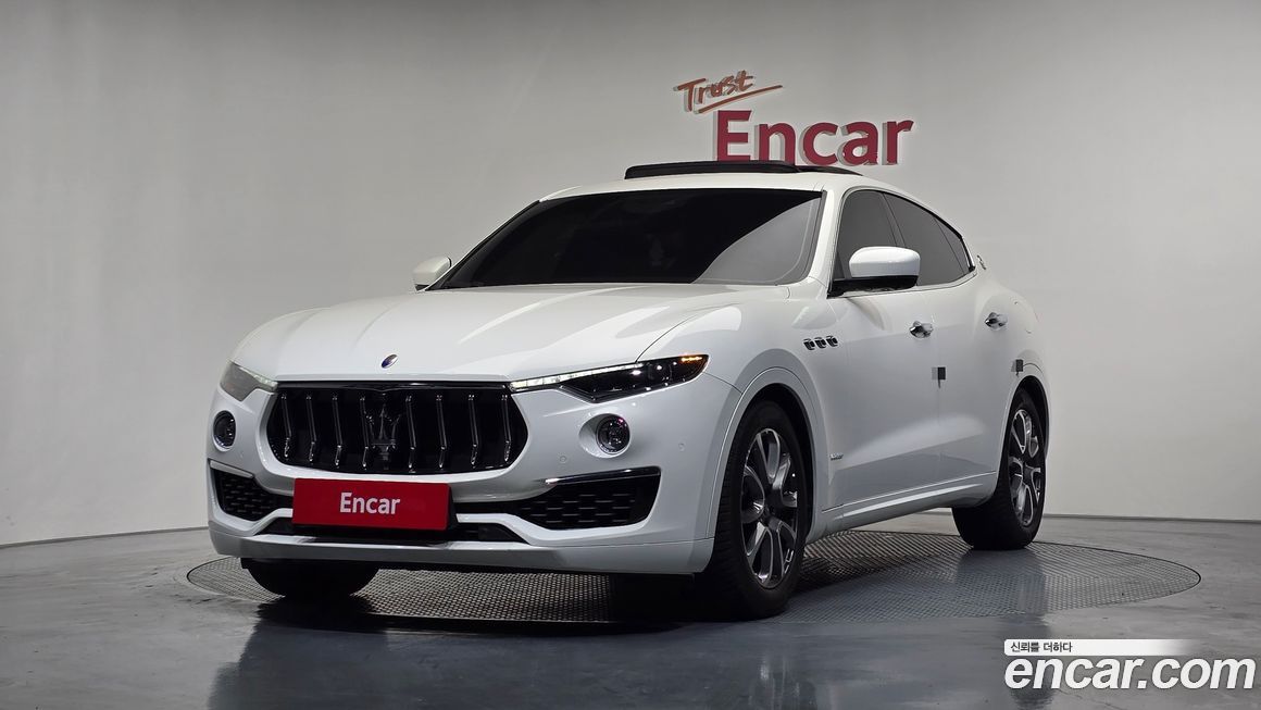 Maserati Levante 3.0 AWD GranLusso, 2021