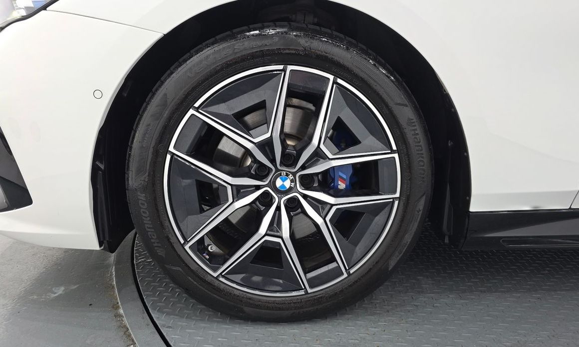 BMW 5-Series 520i M Sport, 2024