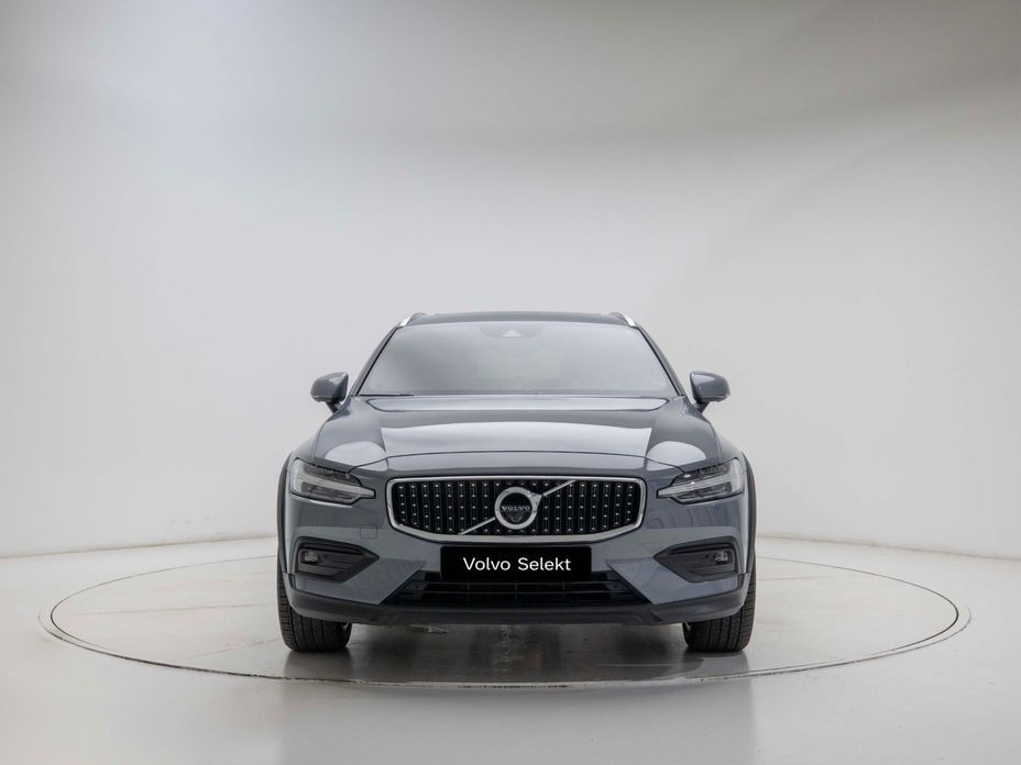 Volvo V60 B5 Pro AWD, 2022