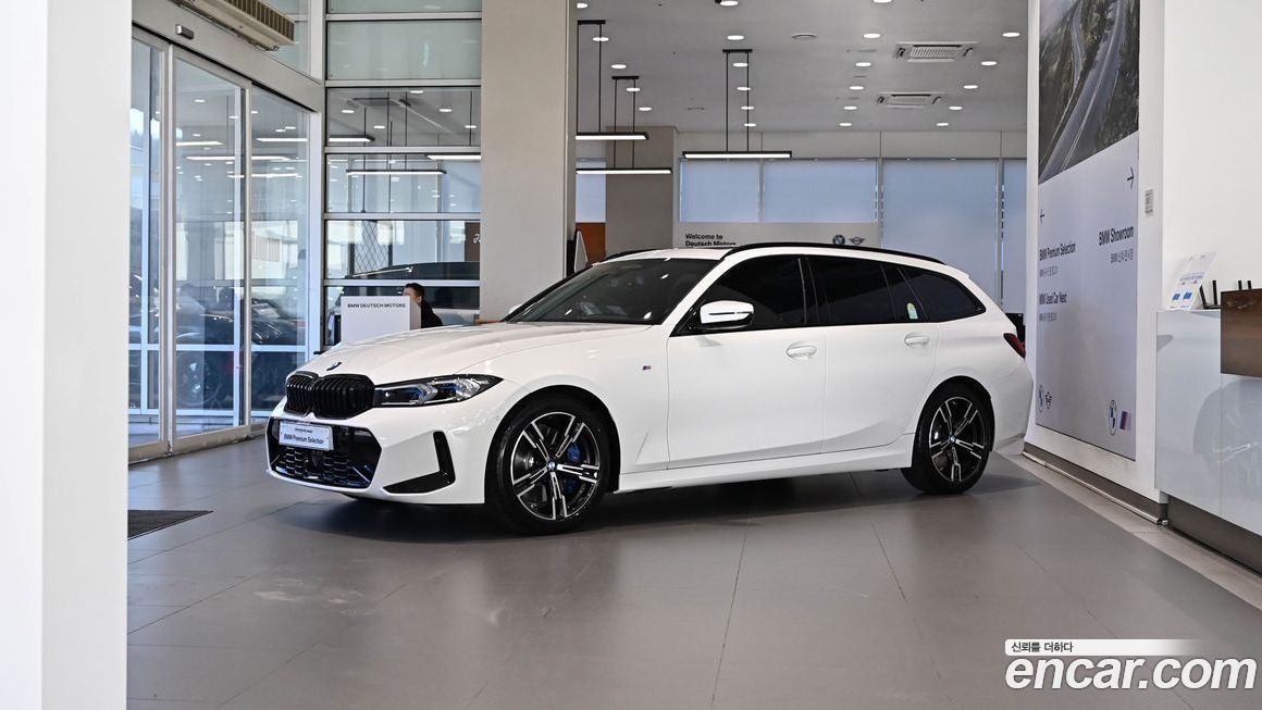 BMW 3-Series 320i Touring M Sports, 2025