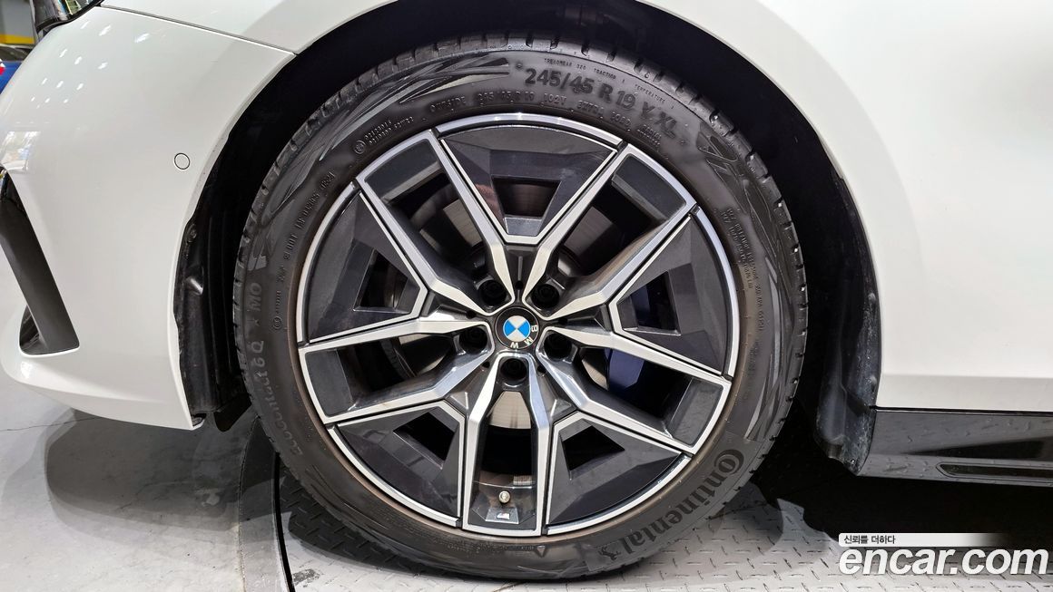 BMW 5-Series 520i M Sport, 2024