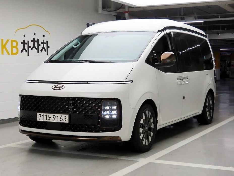 Hyundai Staria 2WD Camping Car, 2024