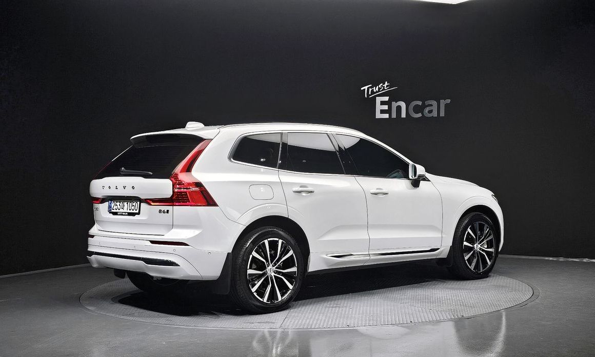Volvo XC60 B6 Ultra Bright, 2024