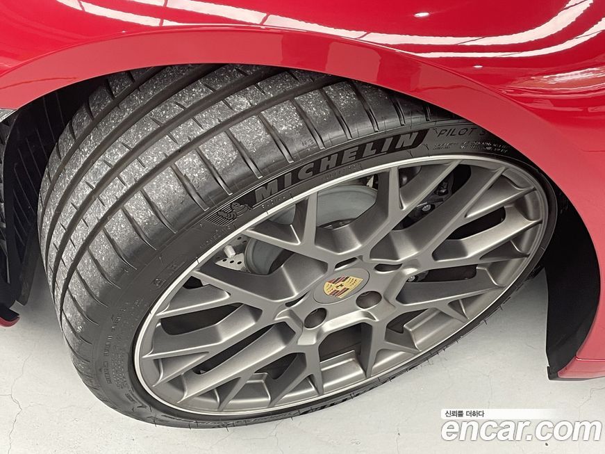 Porsche 911 Carrera 4 Cabriolet, 2024