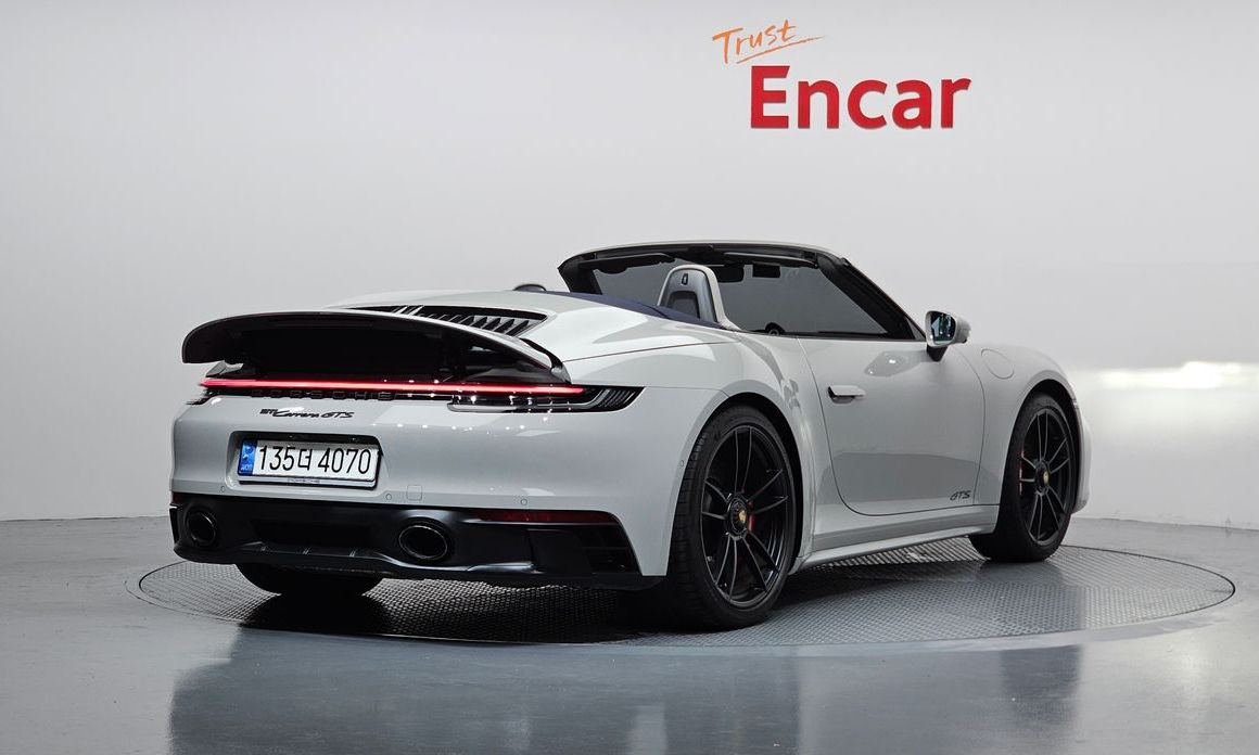 Porsche 911 Carrera GTS Cabriolet, 2022