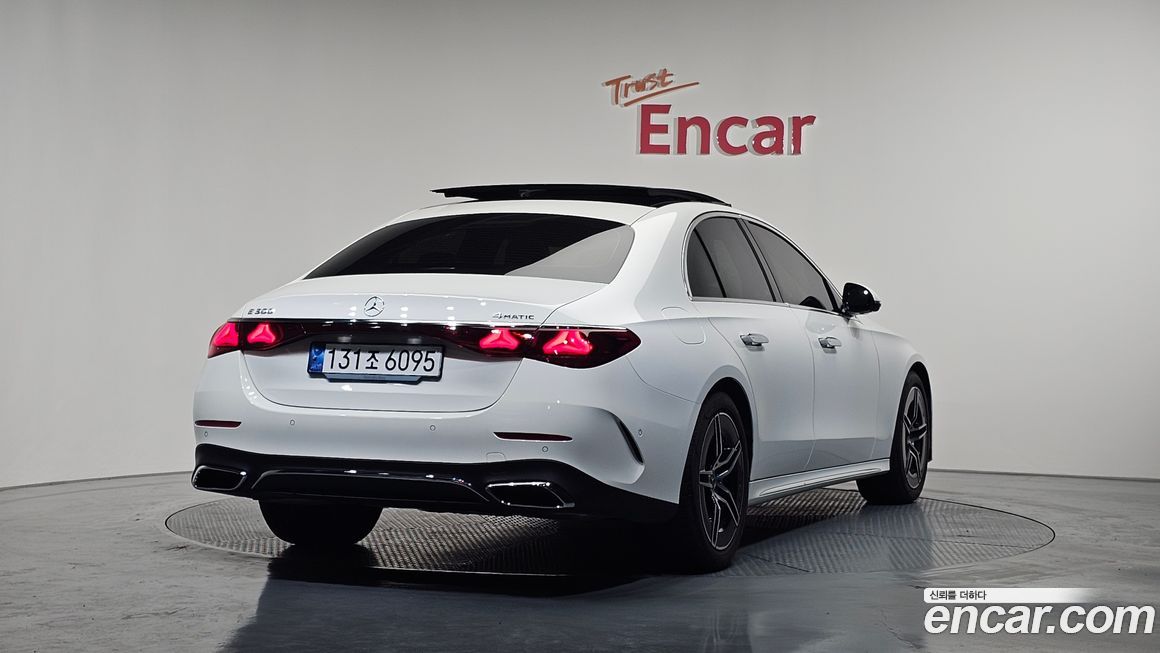 Mercedes-Benz E-Class E300 4MATIC AMG Line, 2024