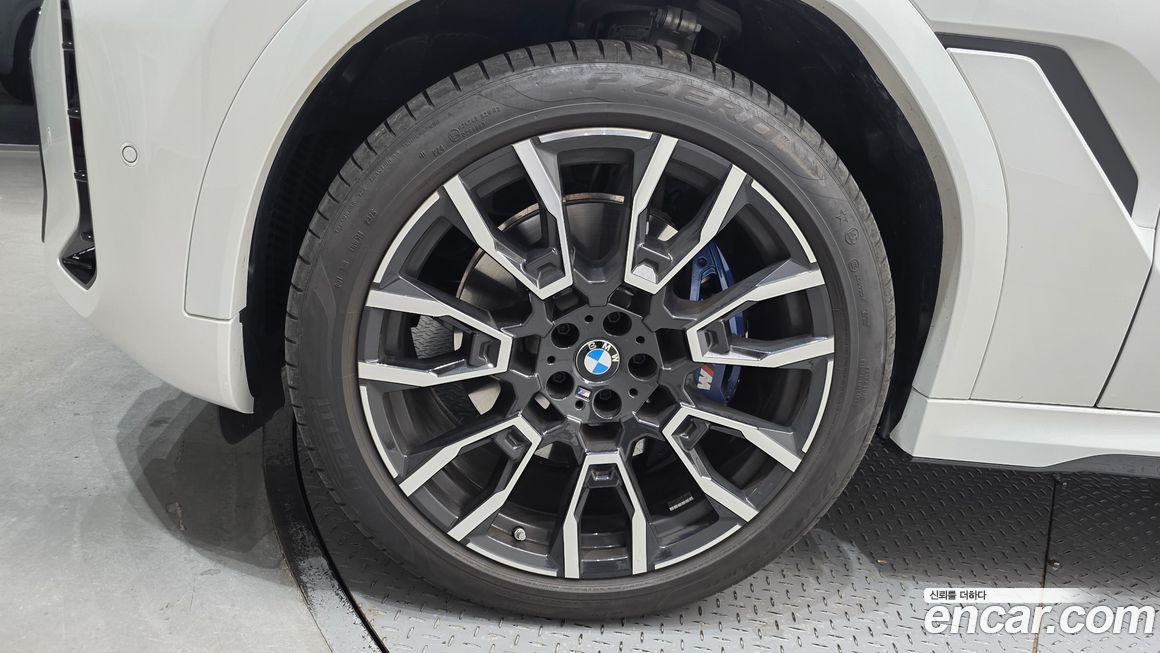 BMW X6 xDrive40i M Sport, 2025