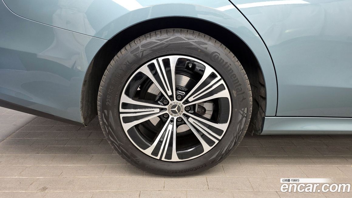 Mercedes-Benz E-Class E200 Avantgarde, 2025