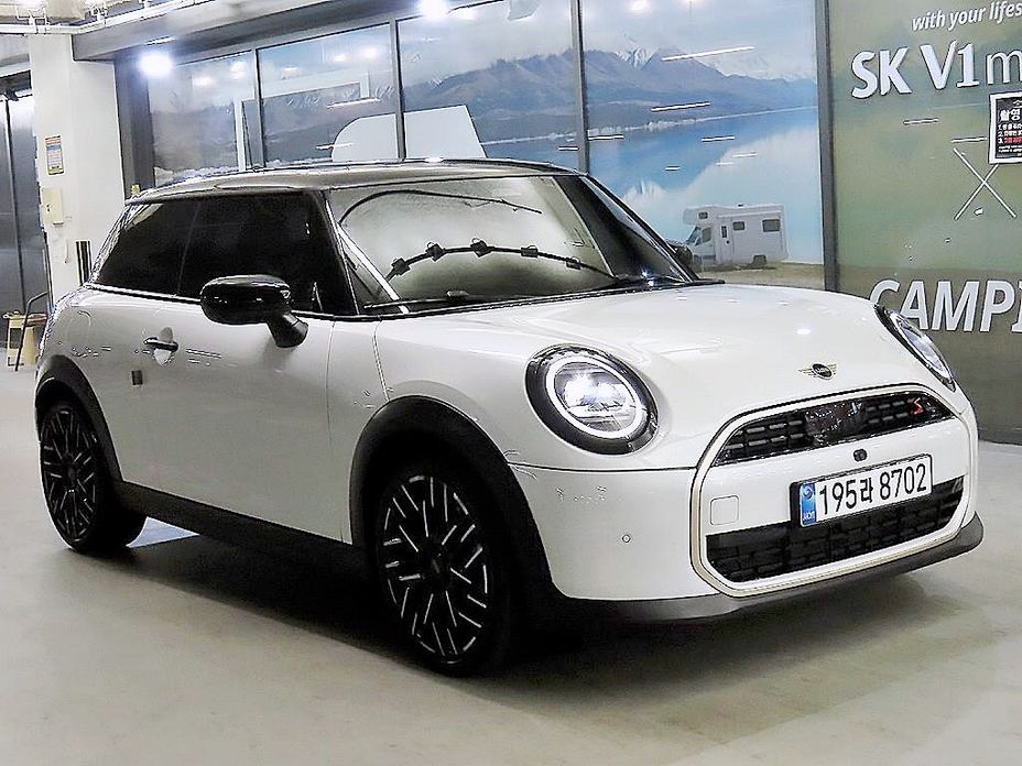 Mini Cooper Favoured, 2025