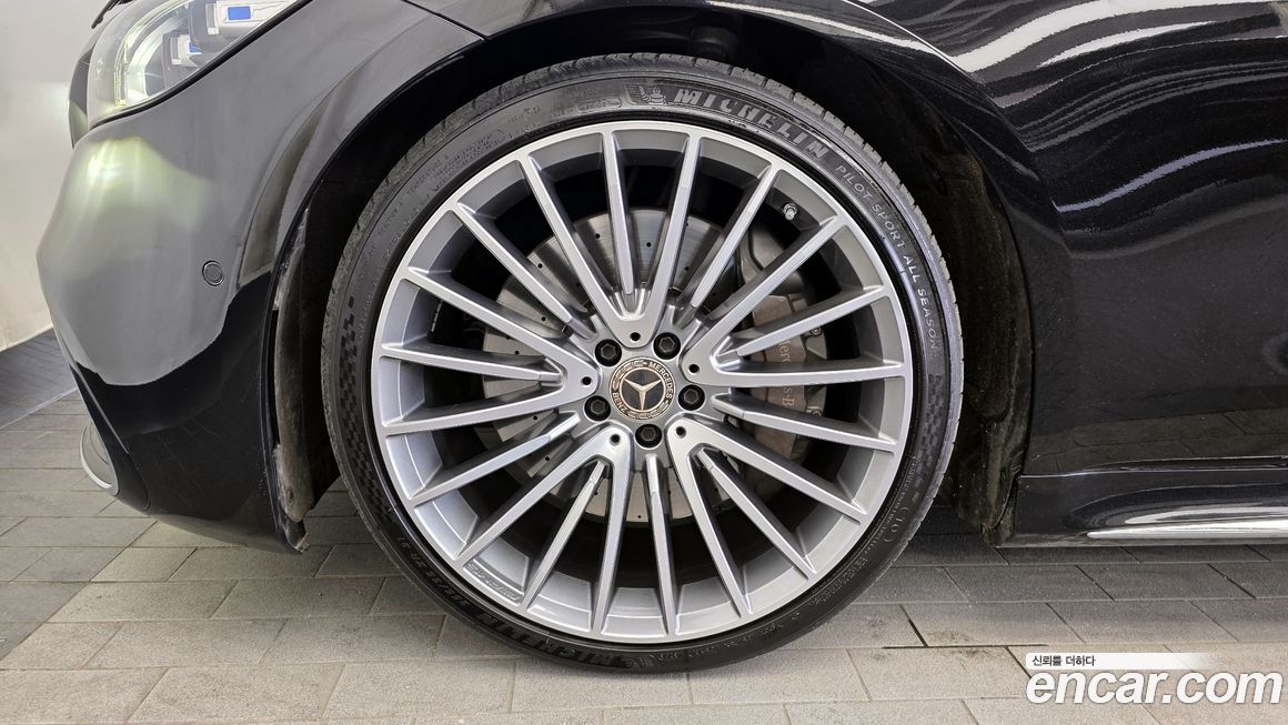 Mercedes-Benz S-Class S500L 4MATIC, 2023