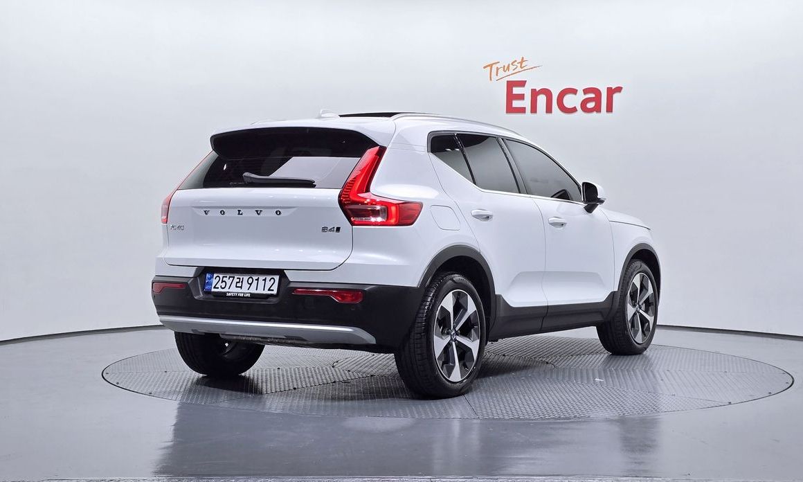 Volvo XC40 B4 Ultra Bright, 2024