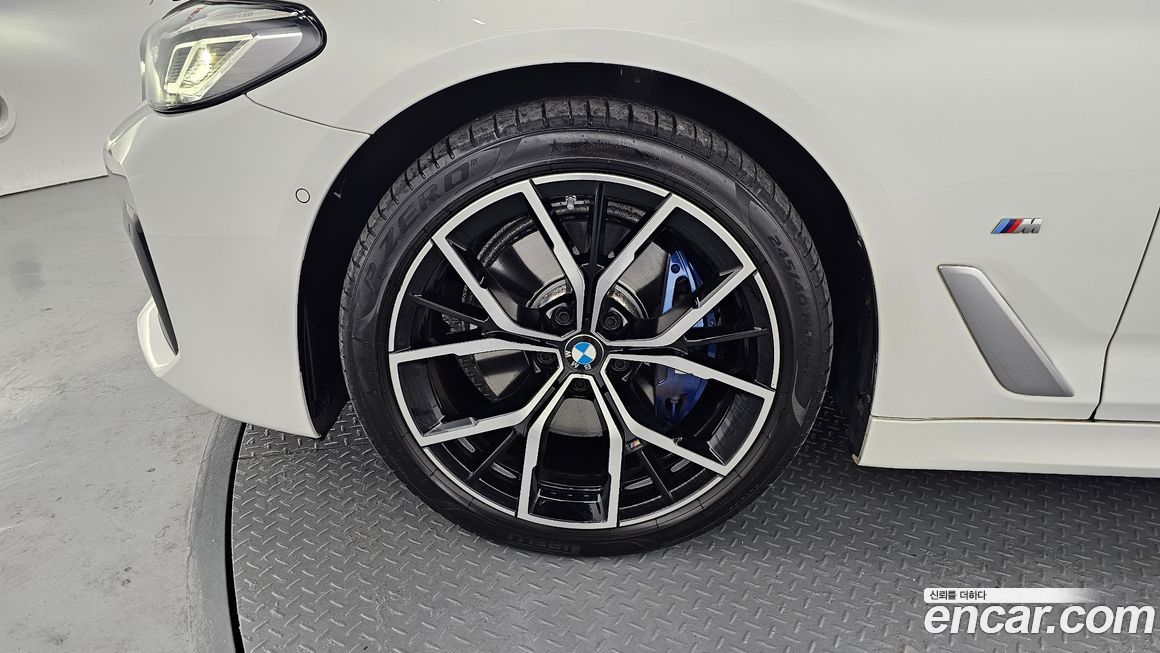 BMW 5-Series 530i xDrive M Sport Package, 2022