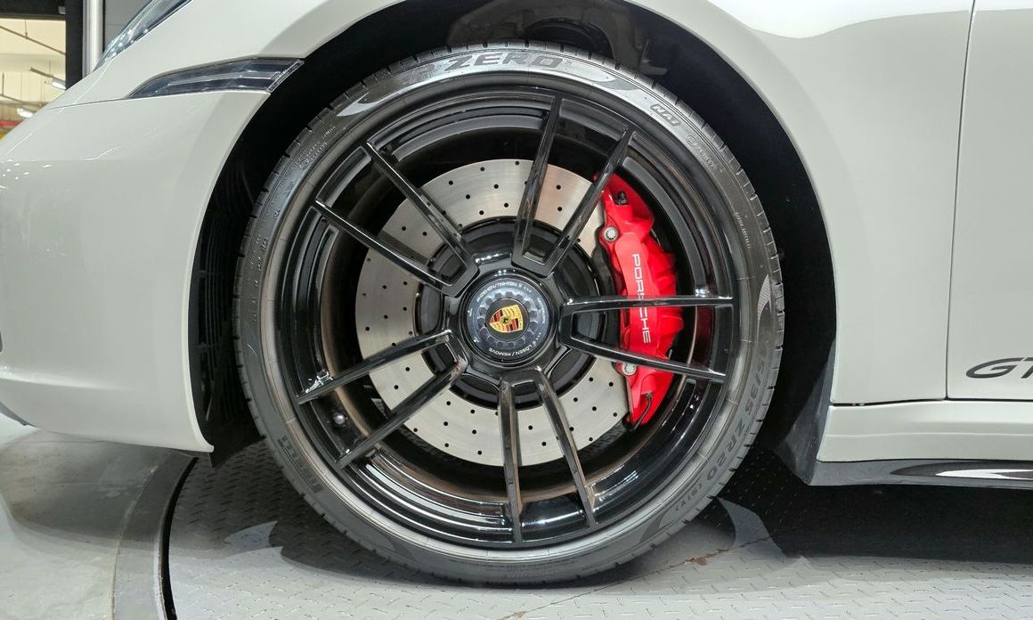 Porsche 911 Carrera 4 GTS Cabriolet, 2023