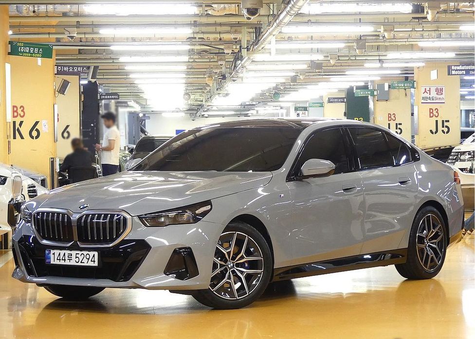 BMW 5-Series 520i M Sport, 2024