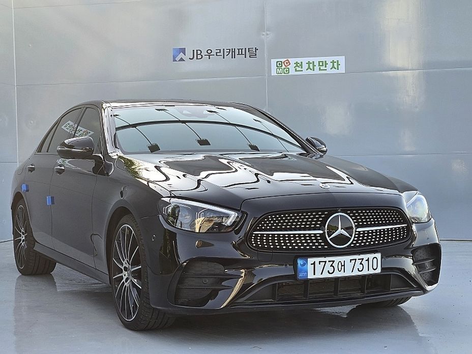 Mercedes-Benz E-Class E350 4MATIC AMG Line, 2023