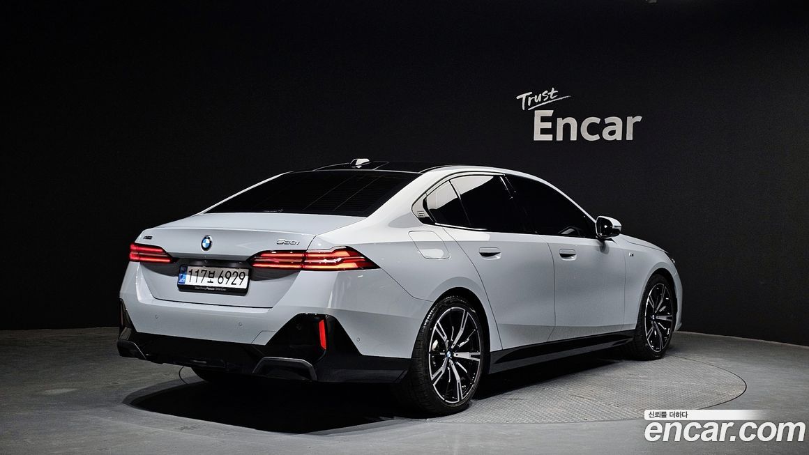 BMW 5-Series 530i xDrive M Sport, 2024