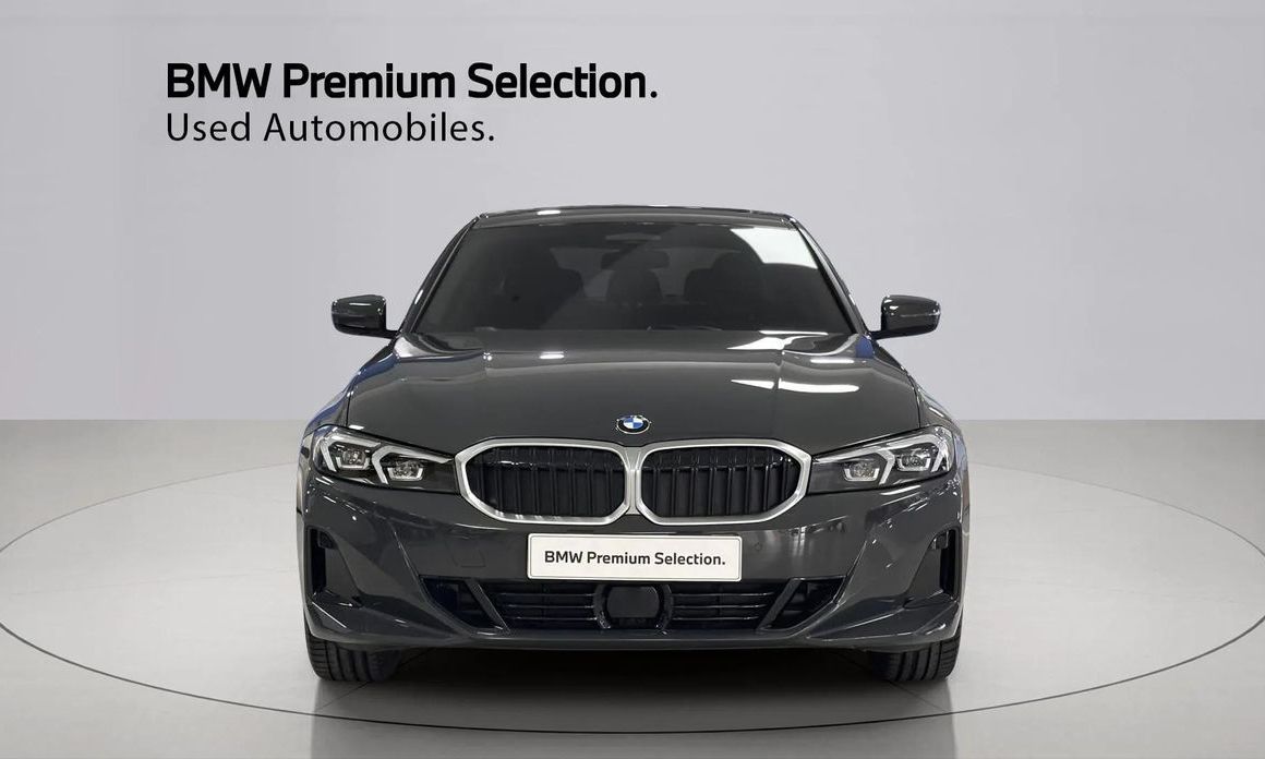 BMW 3-Series 320i, 2025