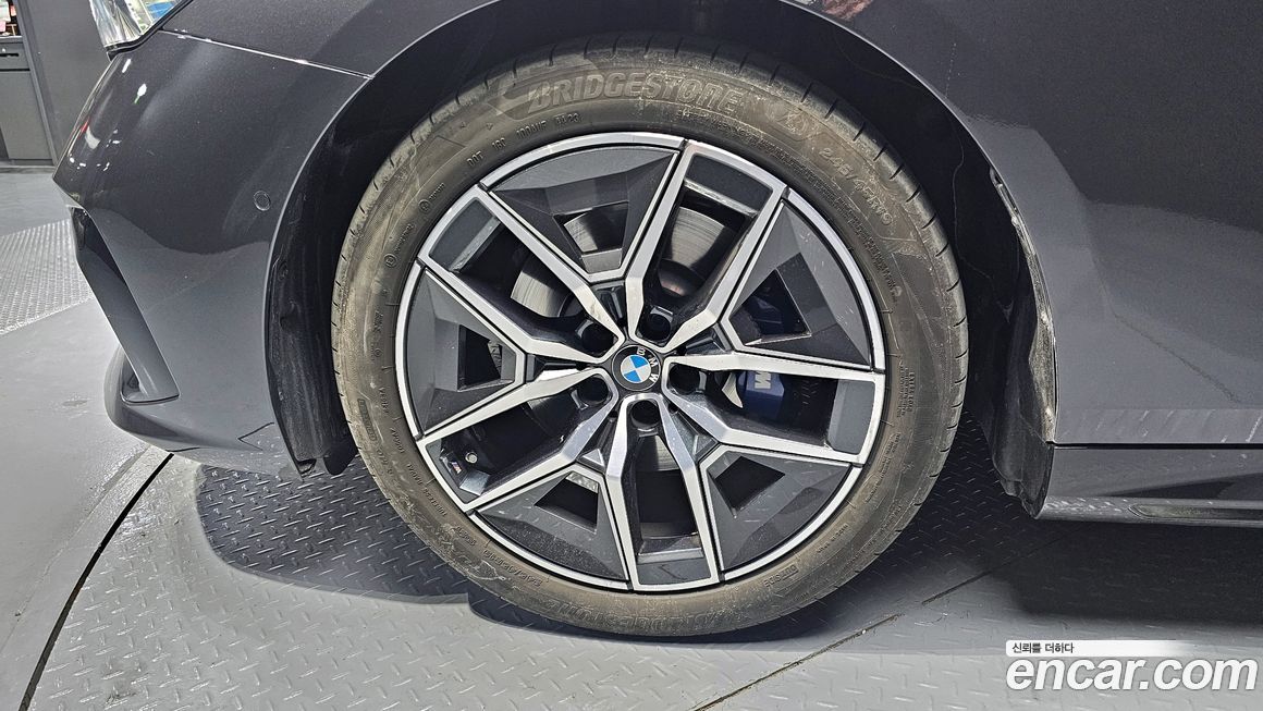 BMW 5-Series 520i M Sport, 2024