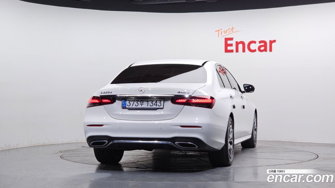 Mercedes-Benz E-Class E220d 4MATIC AMG Line, 2022