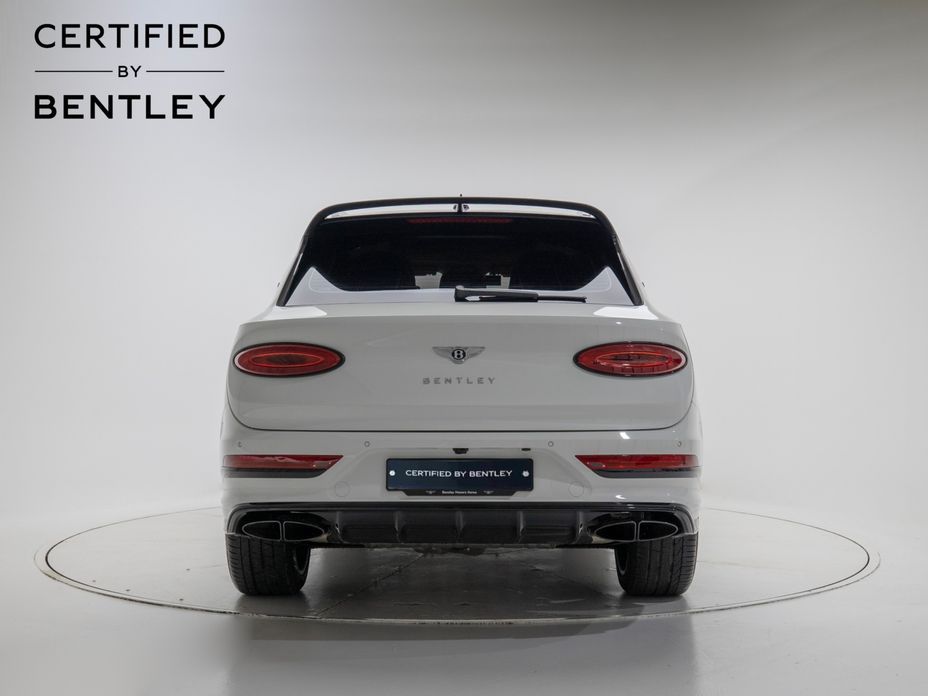 Bentley Bentayga 4.0 V8 EWB Azure, 2024